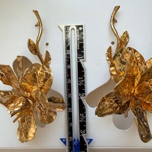 Zara Gold Textured Flower & Stem Earrings NWT